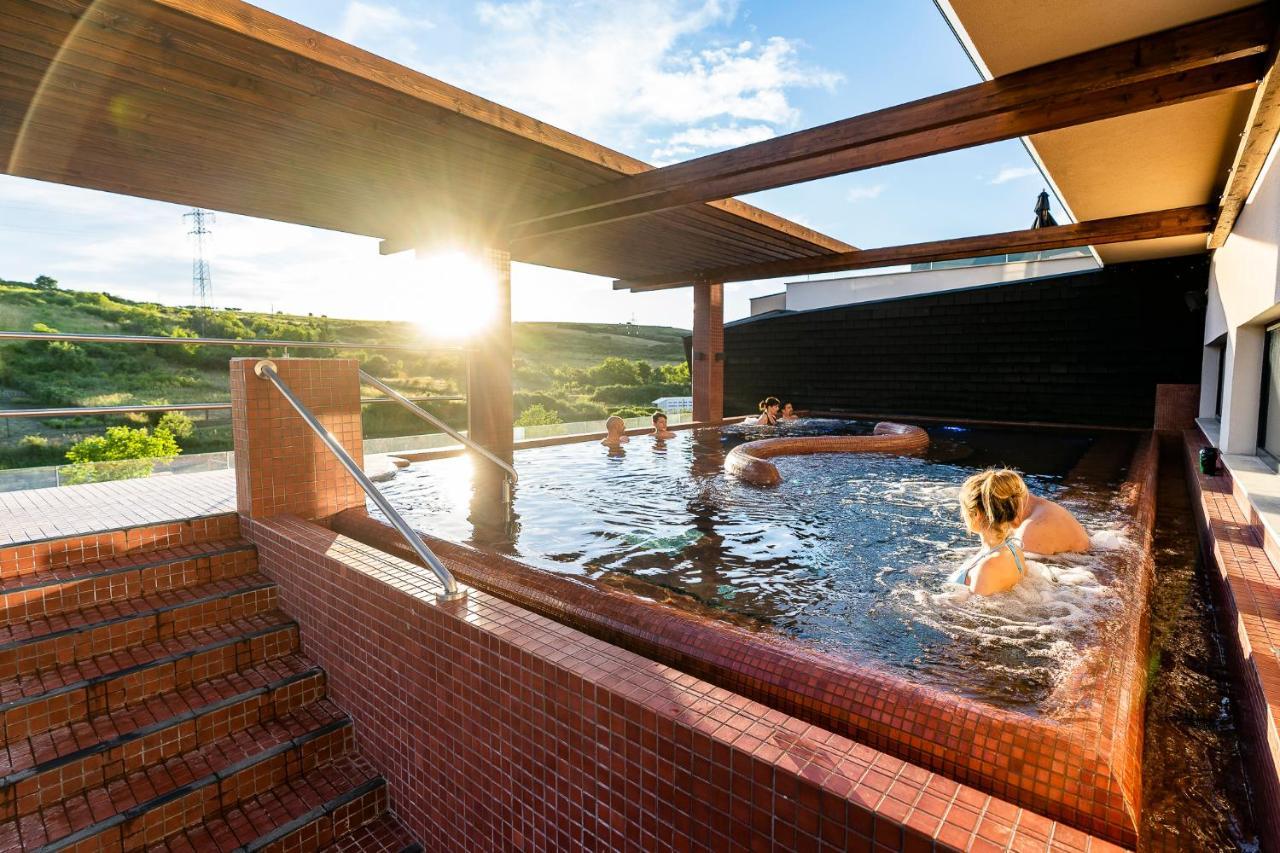 Allure Healthy Hotel & Spa 埃格尔 外观 照片