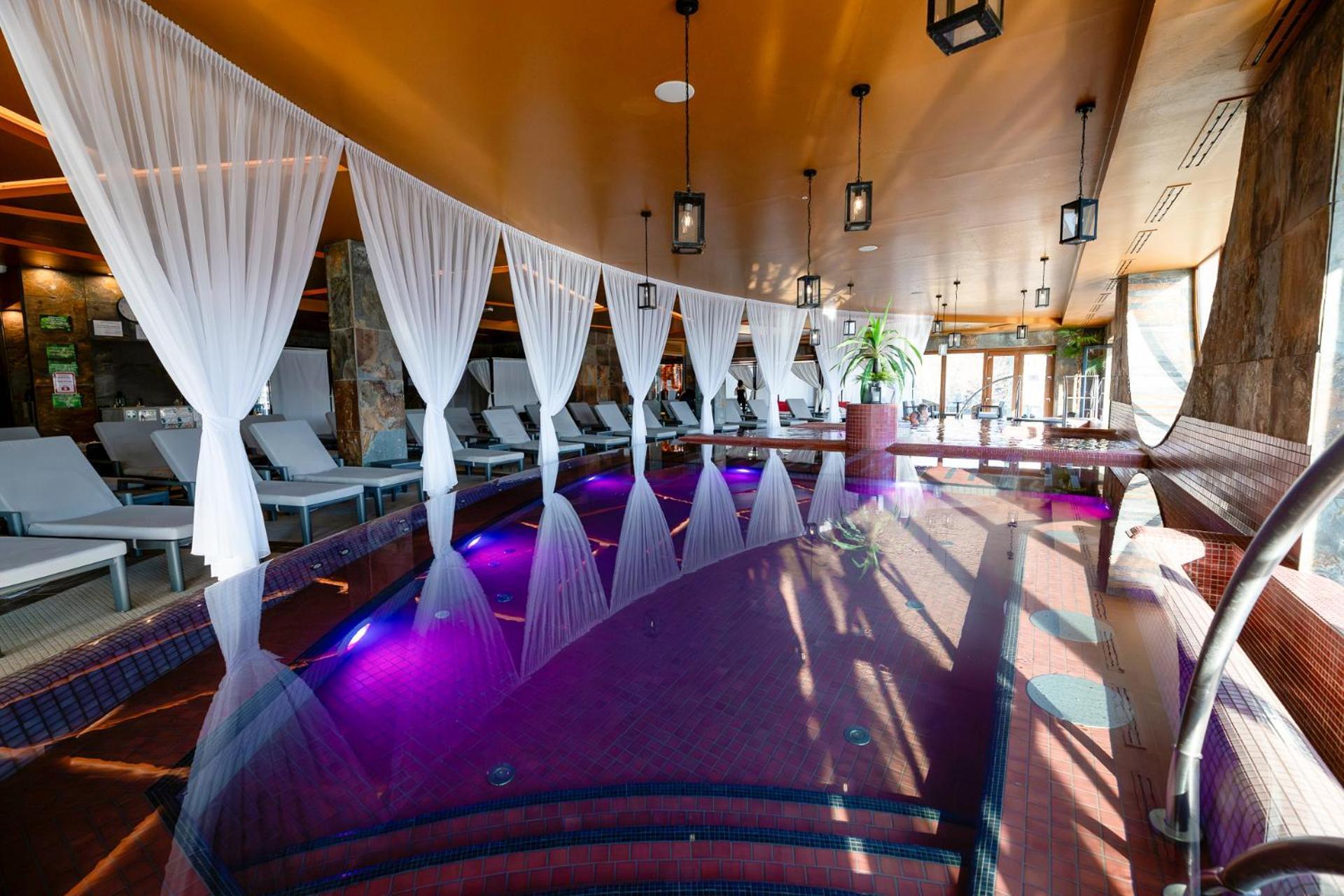 Allure Healthy Hotel & Spa 埃格尔 外观 照片