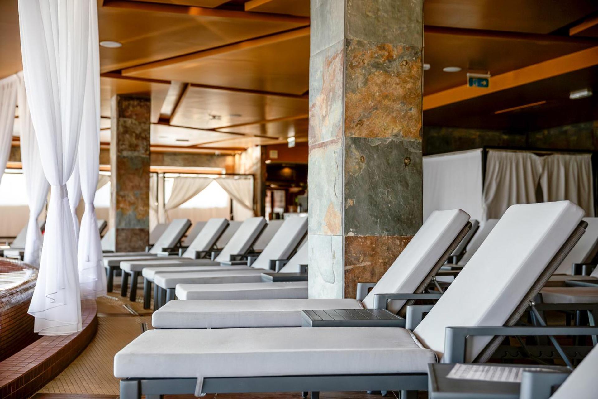Allure Healthy Hotel & Spa 埃格尔 外观 照片